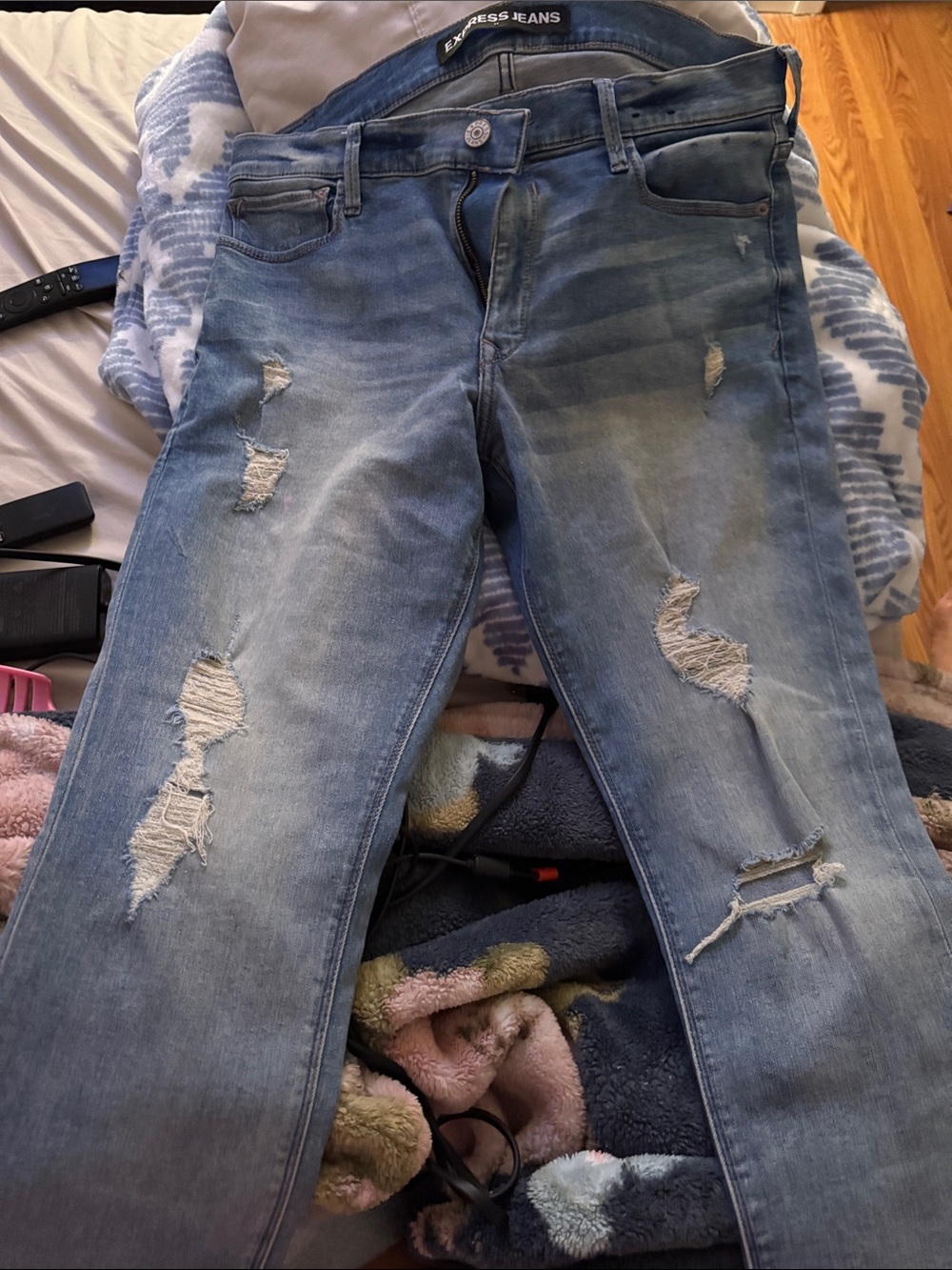 Express Women's Light Blue Distressed Skinny Jeans